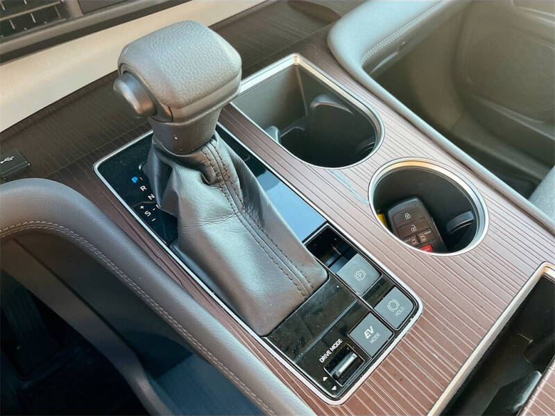 2022 Toyota Sienna LE 8-Passenger