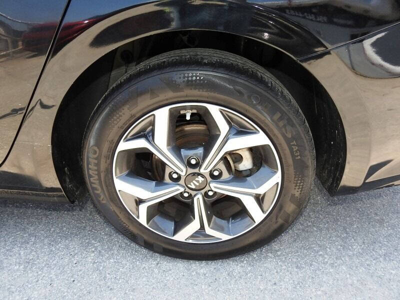 2021 KIA Forte Sedan - $15,900