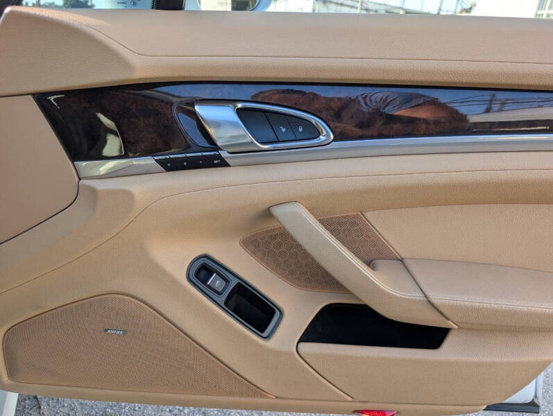 2016 Porsche Panamera S