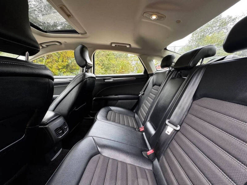 2017 Ford Fusion Hybrid SE