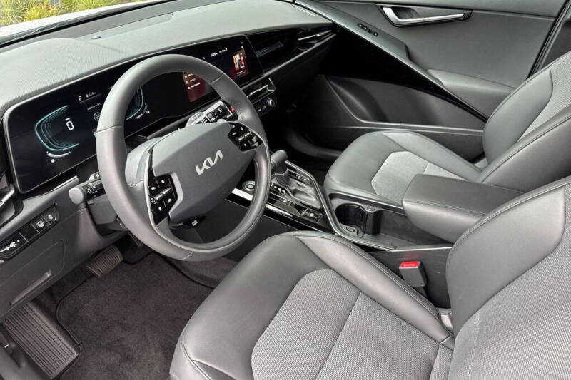 2025 Kia Niro EX