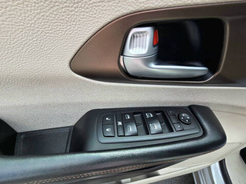 2017 Chrysler Pacifica Touring-L