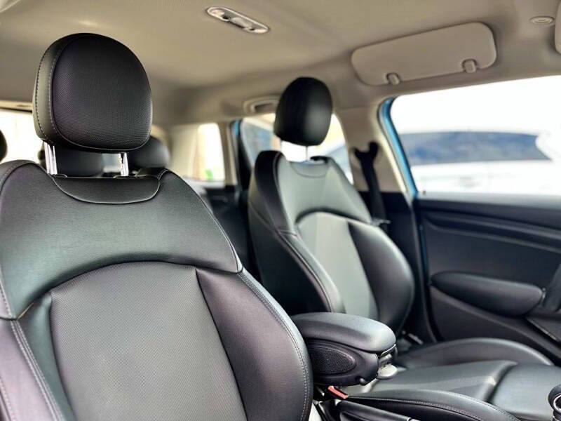 2017 MINI Hardtop 4 Door Cooper