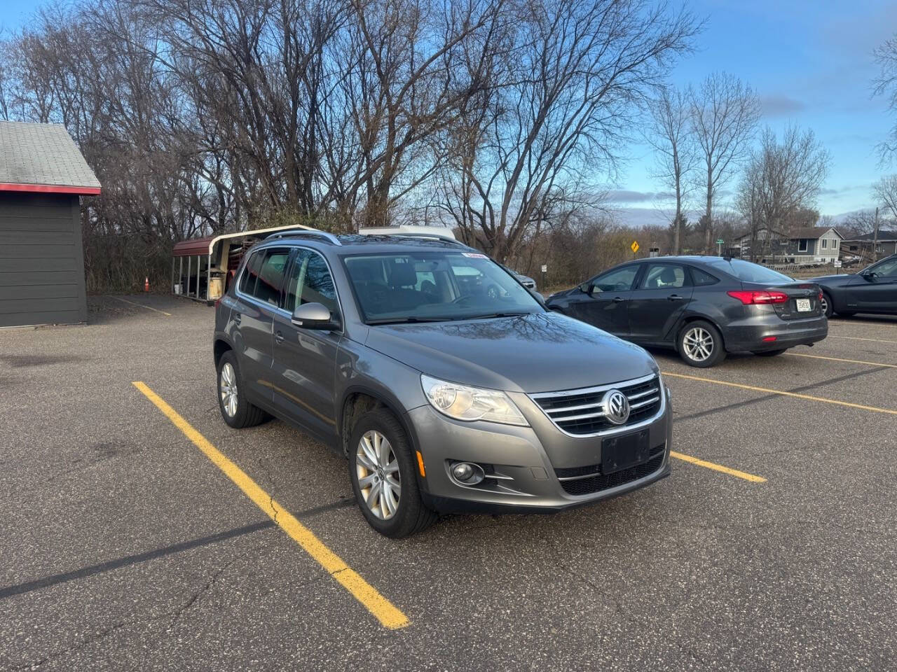 2010 Volkswagen Tiguan for sale at LUXURY IMPORTS AUTO SALES INC in Ham Lake, MN