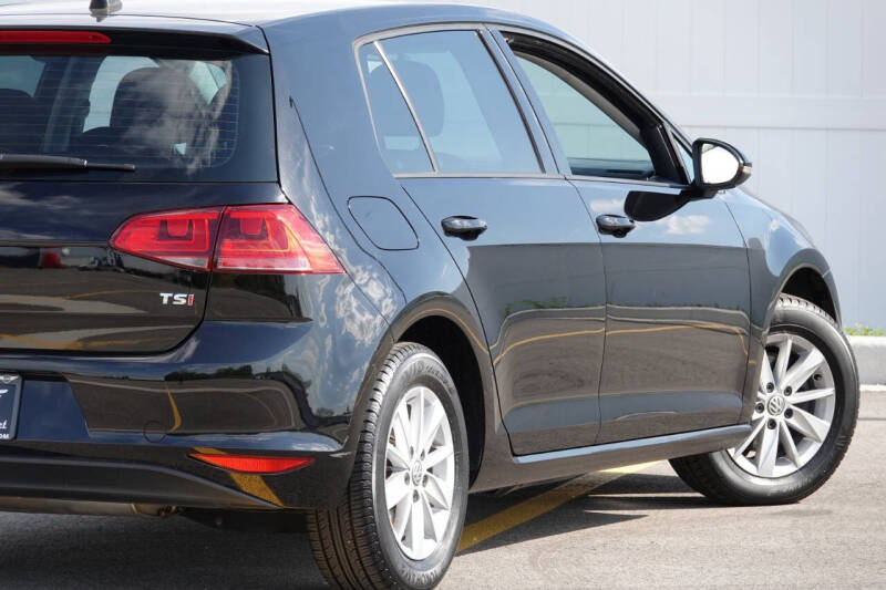 2016 Volkswagen Golf TSI S