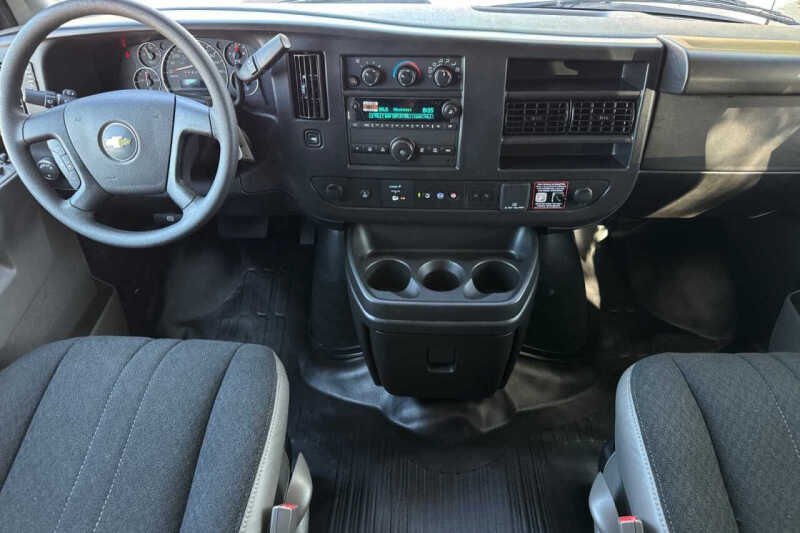 2025 Chevrolet Express 2500