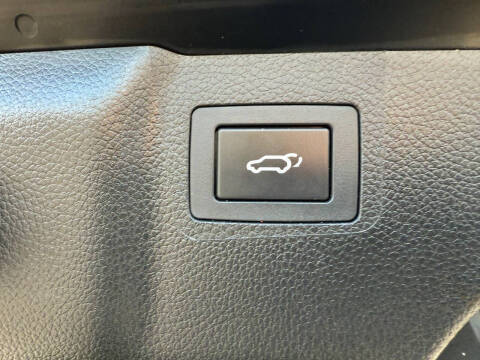 2017 Hyundai Santa Fe Limited Ultimate