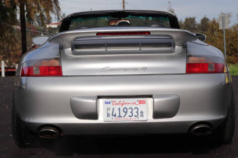2003 Porsche 911 Carrera 4
