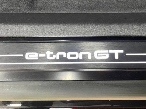 2024 Audi e-tron GT quattro Premium Plus