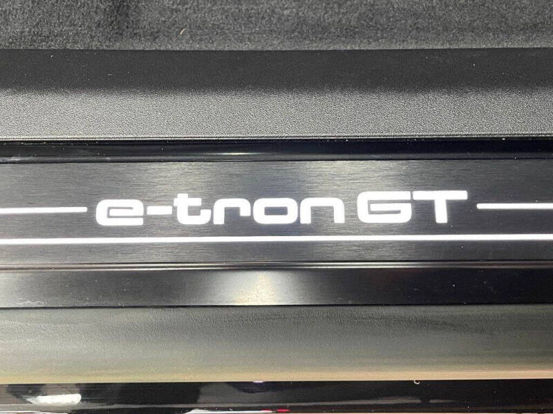 2024 Audi e-tron GT quattro Premium Plus