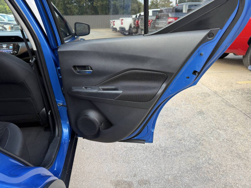 2022 Nissan Kicks SV