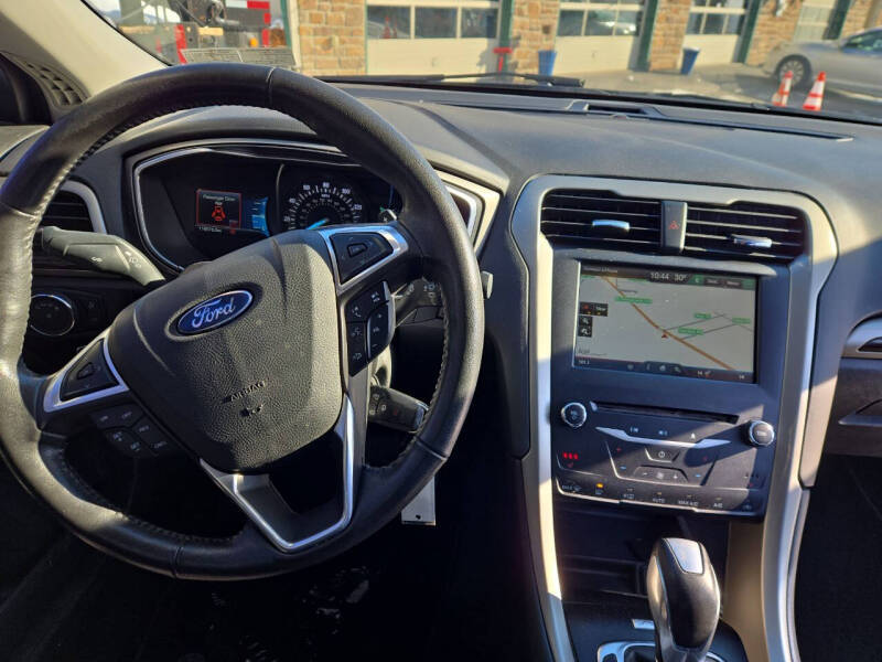 2015 Ford Fusion SE