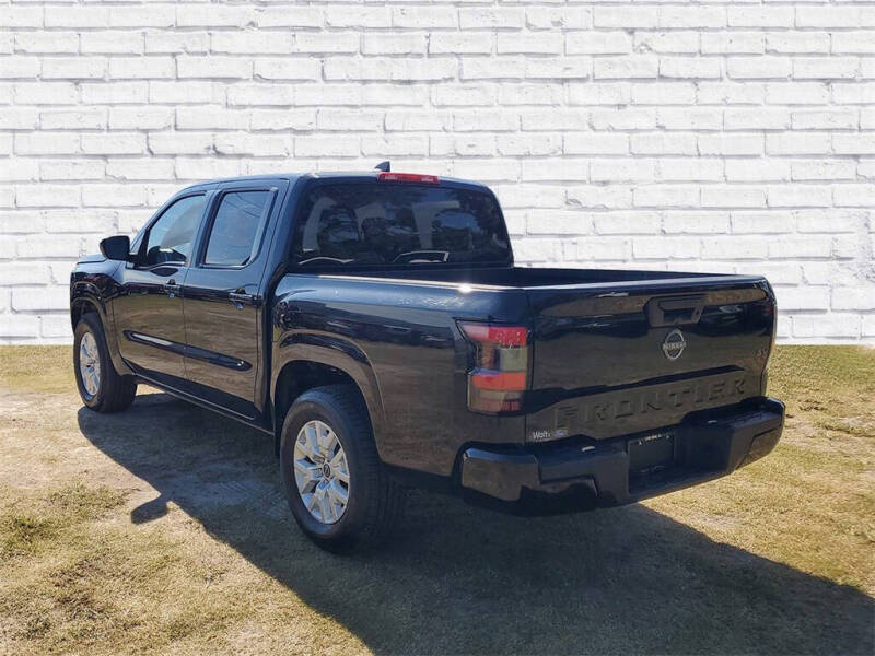 2023 Nissan Frontier SV