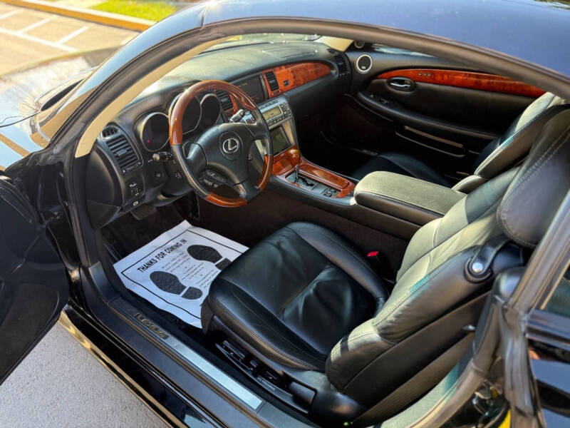 2005 Lexus SC 430
