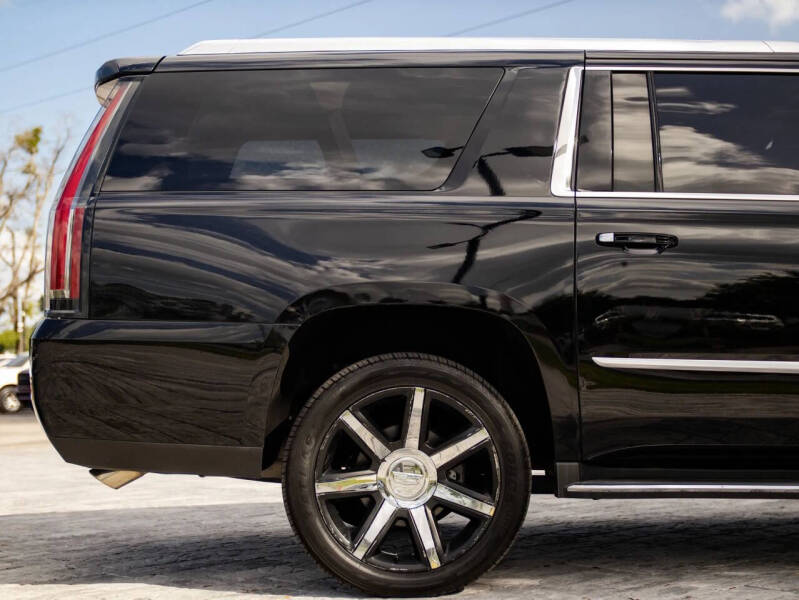 2016 Cadillac Escalade ESV Luxury Collection