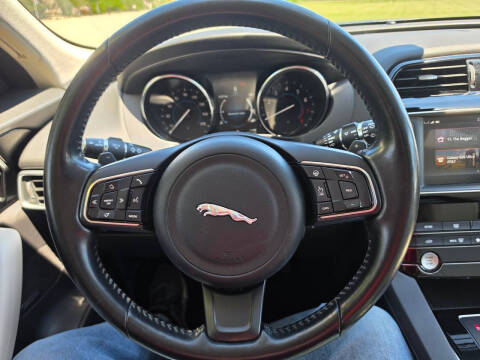 2017 Jaguar F-PACE 35t Prestige