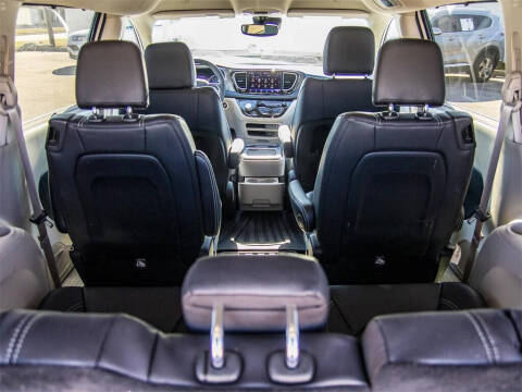 2022 Chrysler Pacifica Touring L