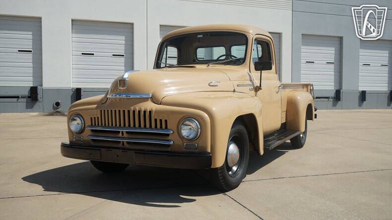 1951 International L 110