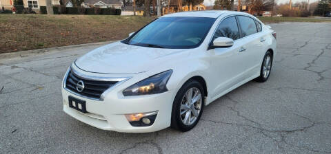 2014 Nissan Altima for sale at EXPRESS MOTORS in Grandview MO