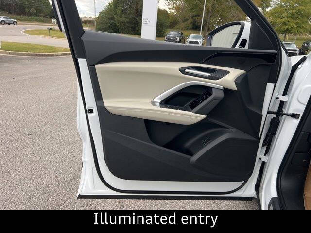 2025 Audi Q5 quattro Premium TFSI