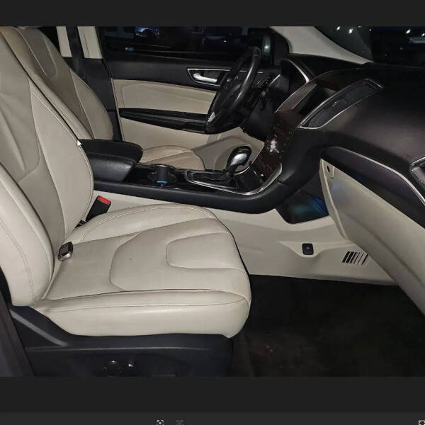 2017 Ford Edge Titanium