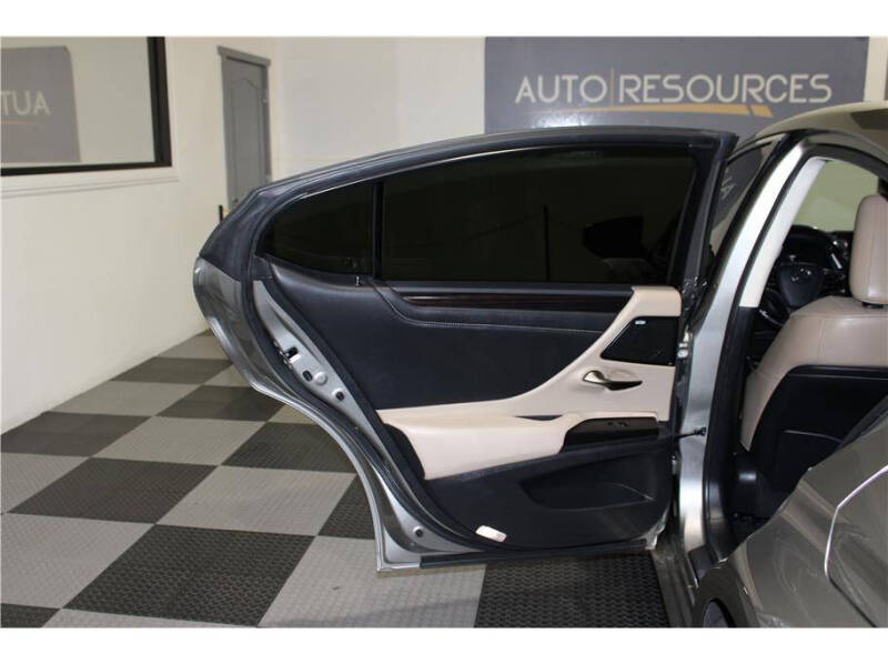 2021 Lexus ES 300h Luxury