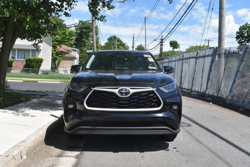 2025 Toyota Highlander LE