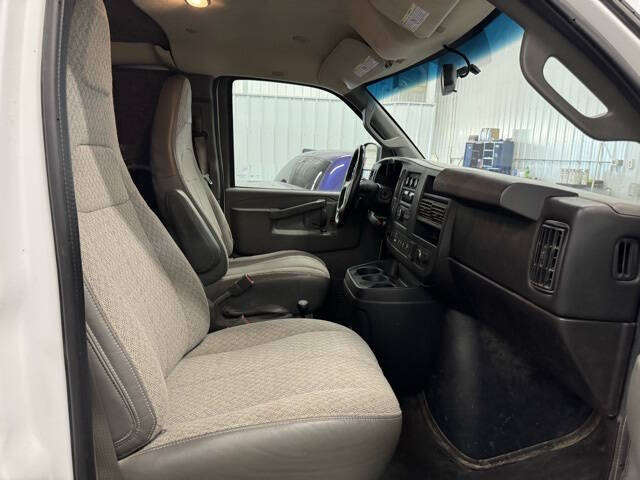 2016 GMC Savana 2500