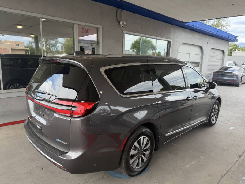 2021 Chrysler Pacifica Hybrid Limited