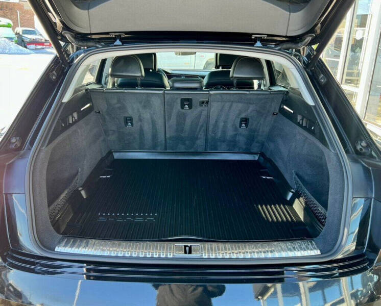 2024 Audi Q8 e-tron quattro Prestige