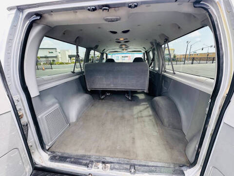 2006 Ford E-Series E-150 XLT