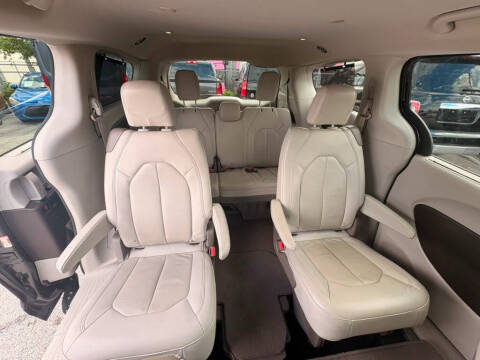 2020 Chrysler Pacifica Touring L Plus