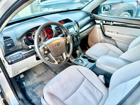 2012 Kia Sorento LX