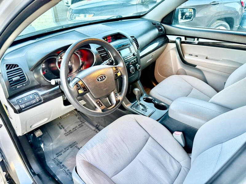 2012 Kia Sorento LX