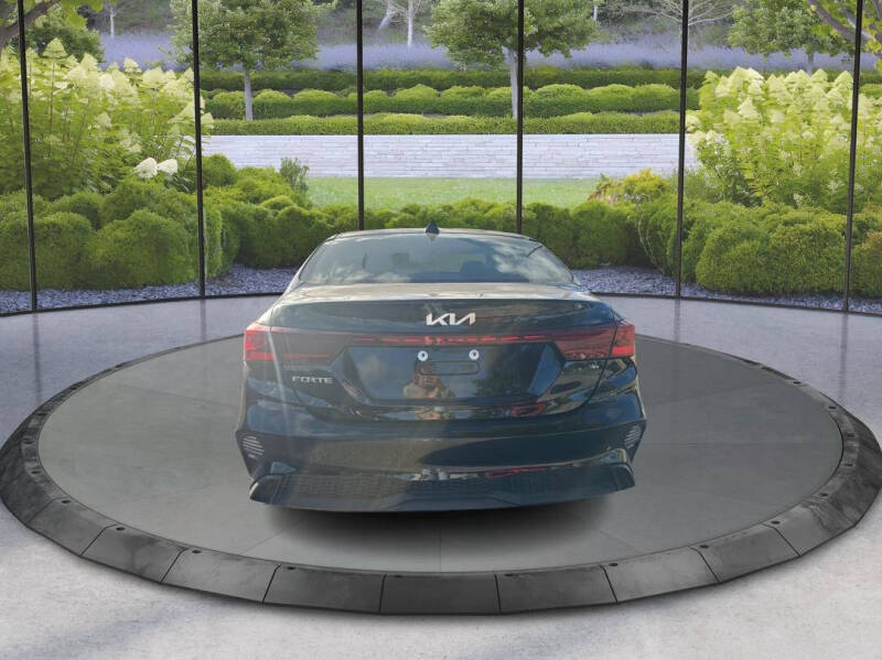 2023 Kia Forte LXS photo 4