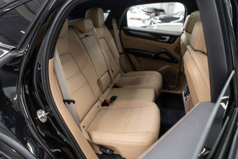 2023 Porsche Cayenne E-Hybrid Coupe Platinum Edition