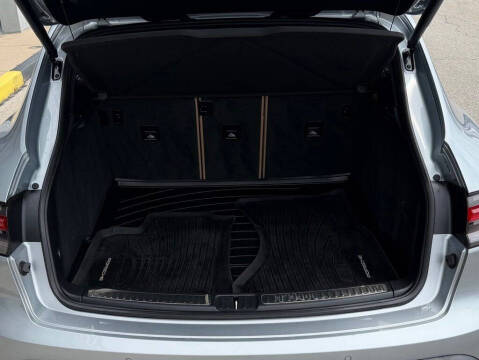 2022 Porsche Macan
