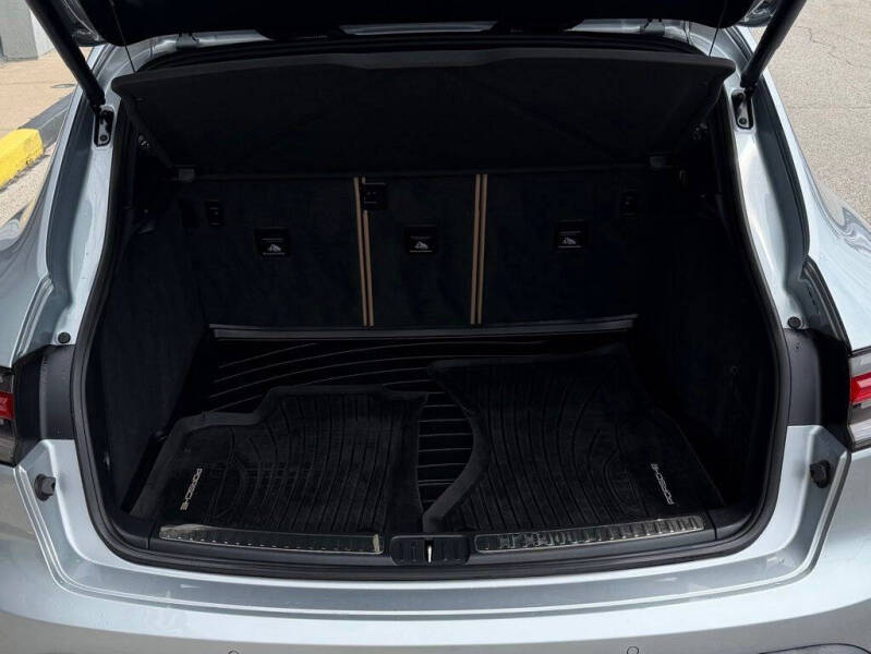 2022 Porsche Macan