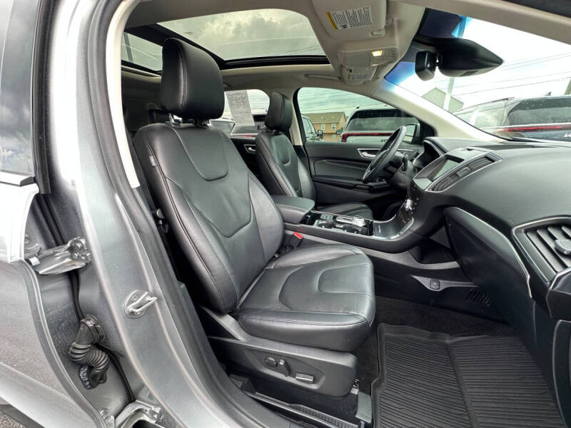 2020 Ford Edge Titanium