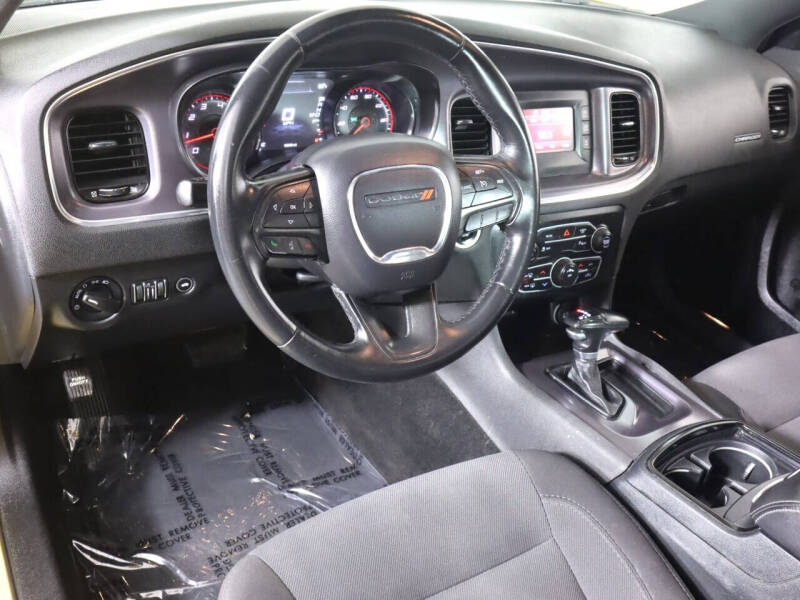 2017 Dodge Charger SE