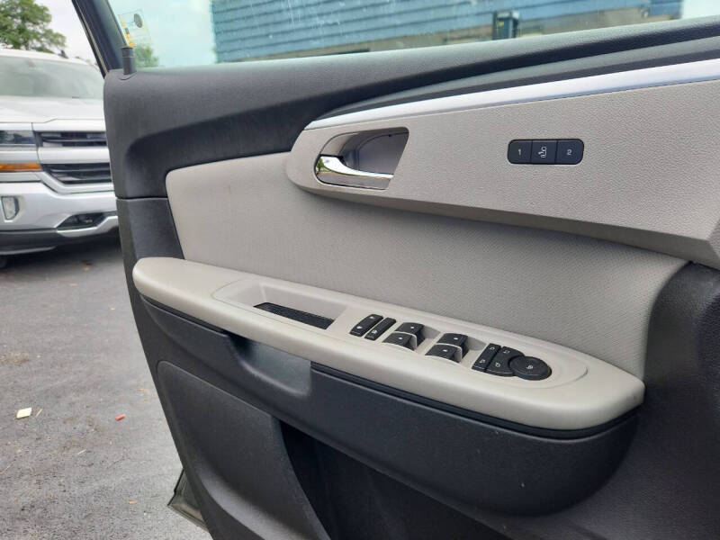 2010 Chevrolet Traverse LTZ