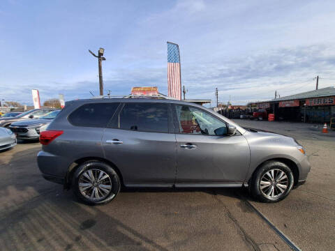 2017 Nissan Pathfinder S