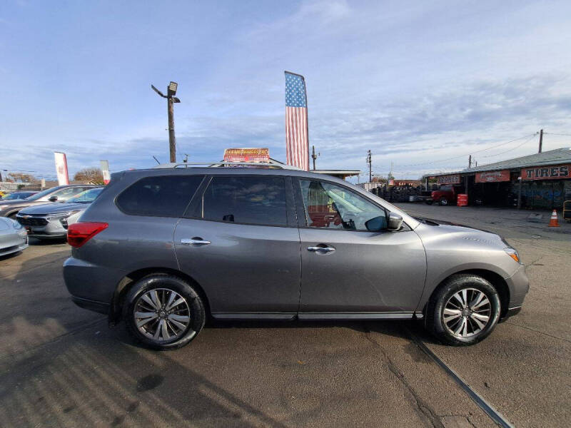 2017 Nissan Pathfinder S