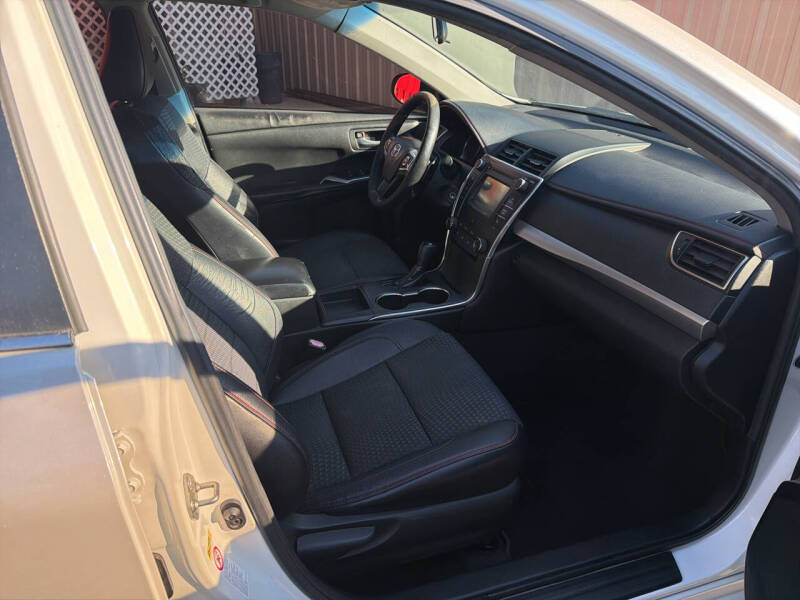 2015 Toyota Camry SE