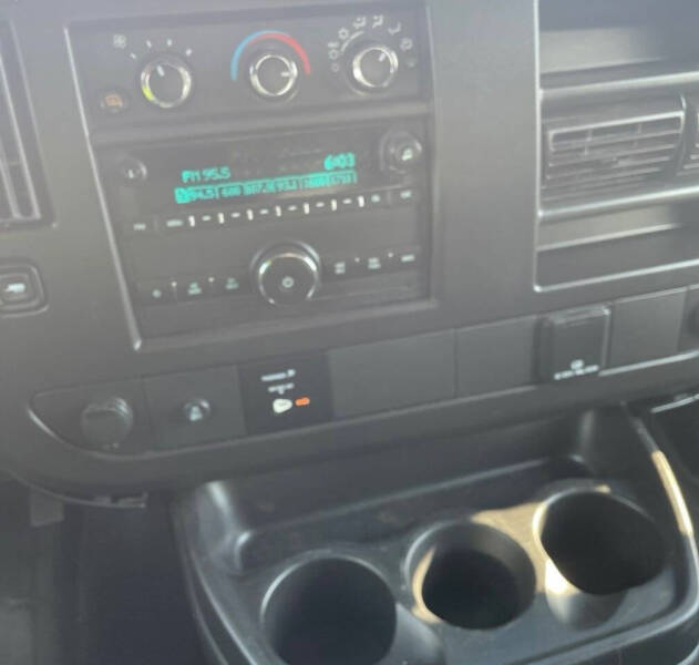 2022 Chevrolet Express 2500