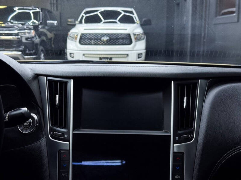 2018 Infiniti Q60 3.0T Luxe