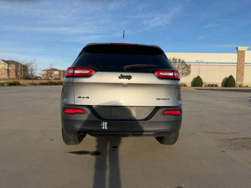 2015 Jeep Cherokee Sport