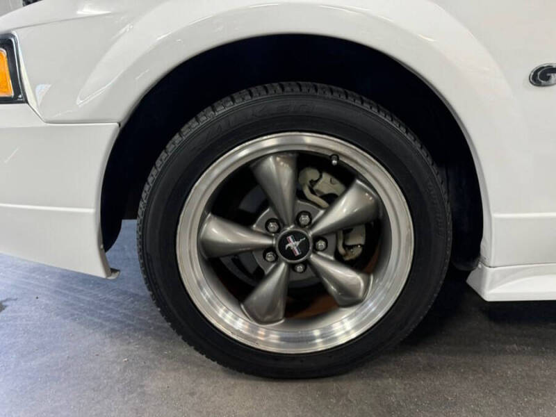 2003 Ford Mustang GT Deluxe