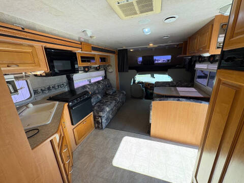 2005 Ford E-Series E-450 SD