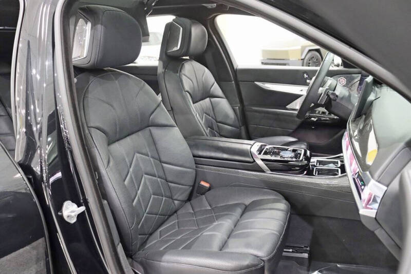 2023 BMW 7 Series 760i xDrive